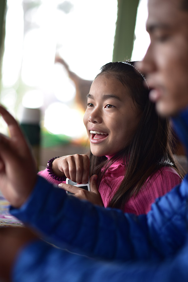Besuch im Waisenhaus und Wanderung mit den Kindern